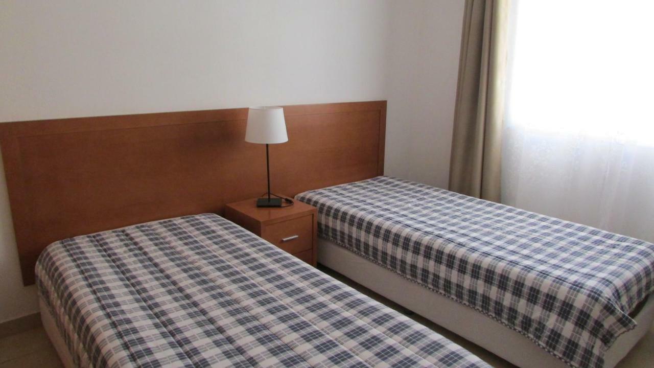 Apartamentos Cabrita Olhos de Agua  Extérieur photo
